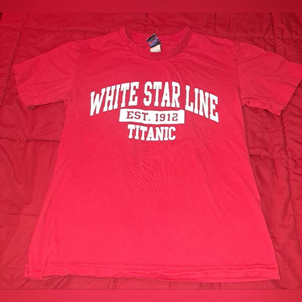 Unisex szM Titanic tee shirt..bought when I went on a tour. Great condition.